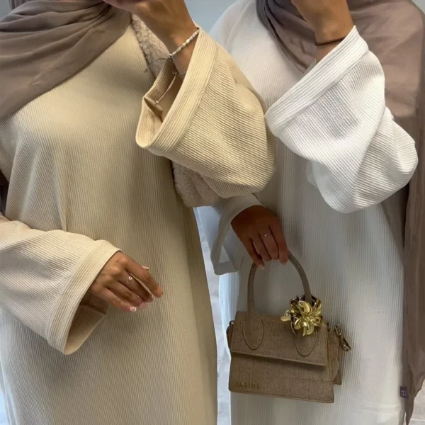 فستان عباية سروال قصير عربي دافئ للنساء رمضان دبي معطف إسلامي متواضع ملابس إسلامية شتوية جديدة رداء متين تركيا
